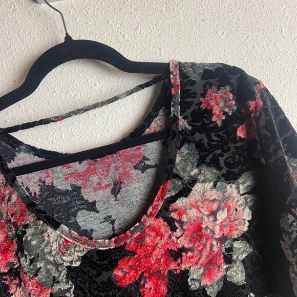 Mts Size S Black Short Sleeve Velvet Burn Out Blouse Top Dark Floral Whimsigoth - Picture 5 of 6